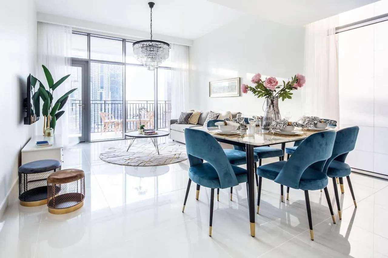 Frank Porter - Boulevard Crescent Apartment Dubai