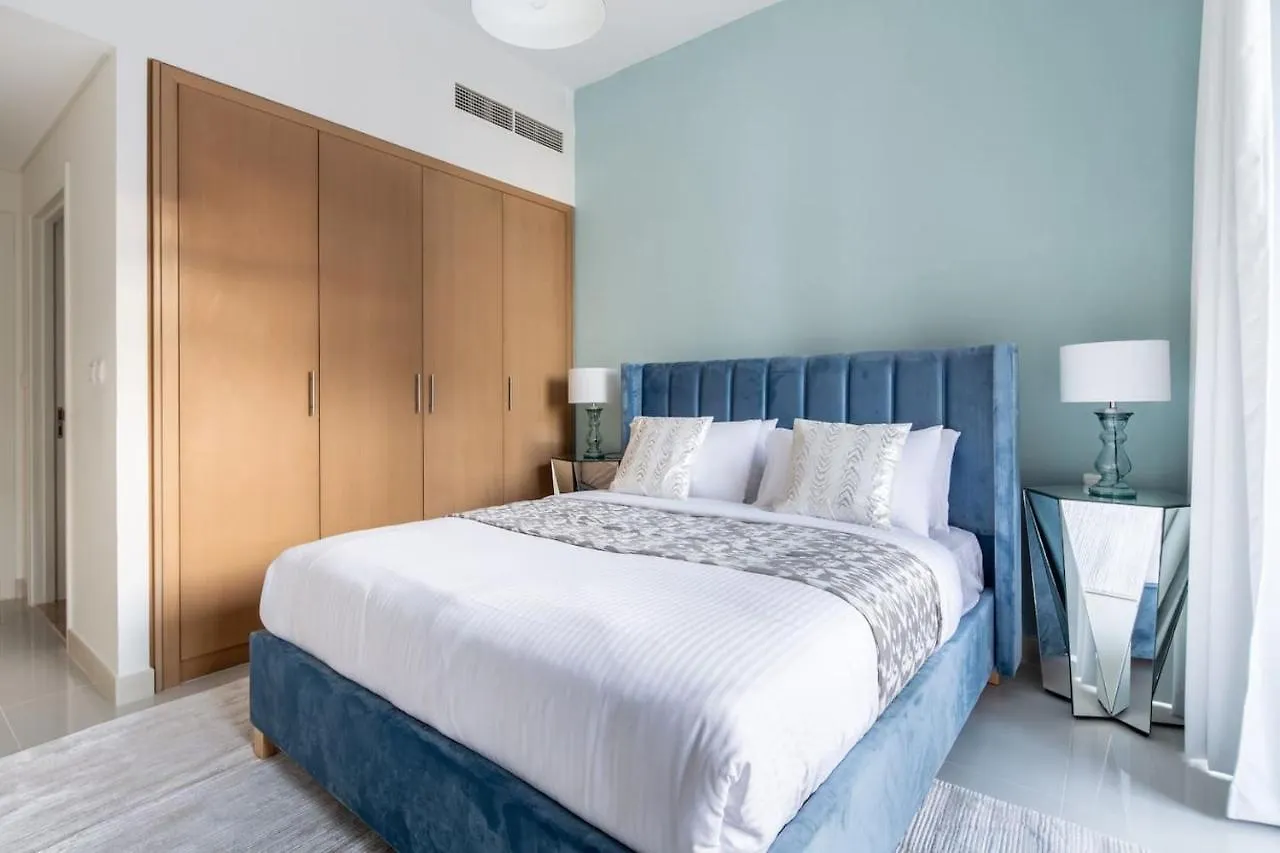 Frank Porter - Boulevard Crescent Apartment Dubai